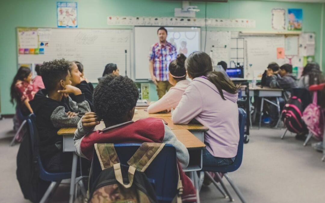 una lezione in classe di educazione civica